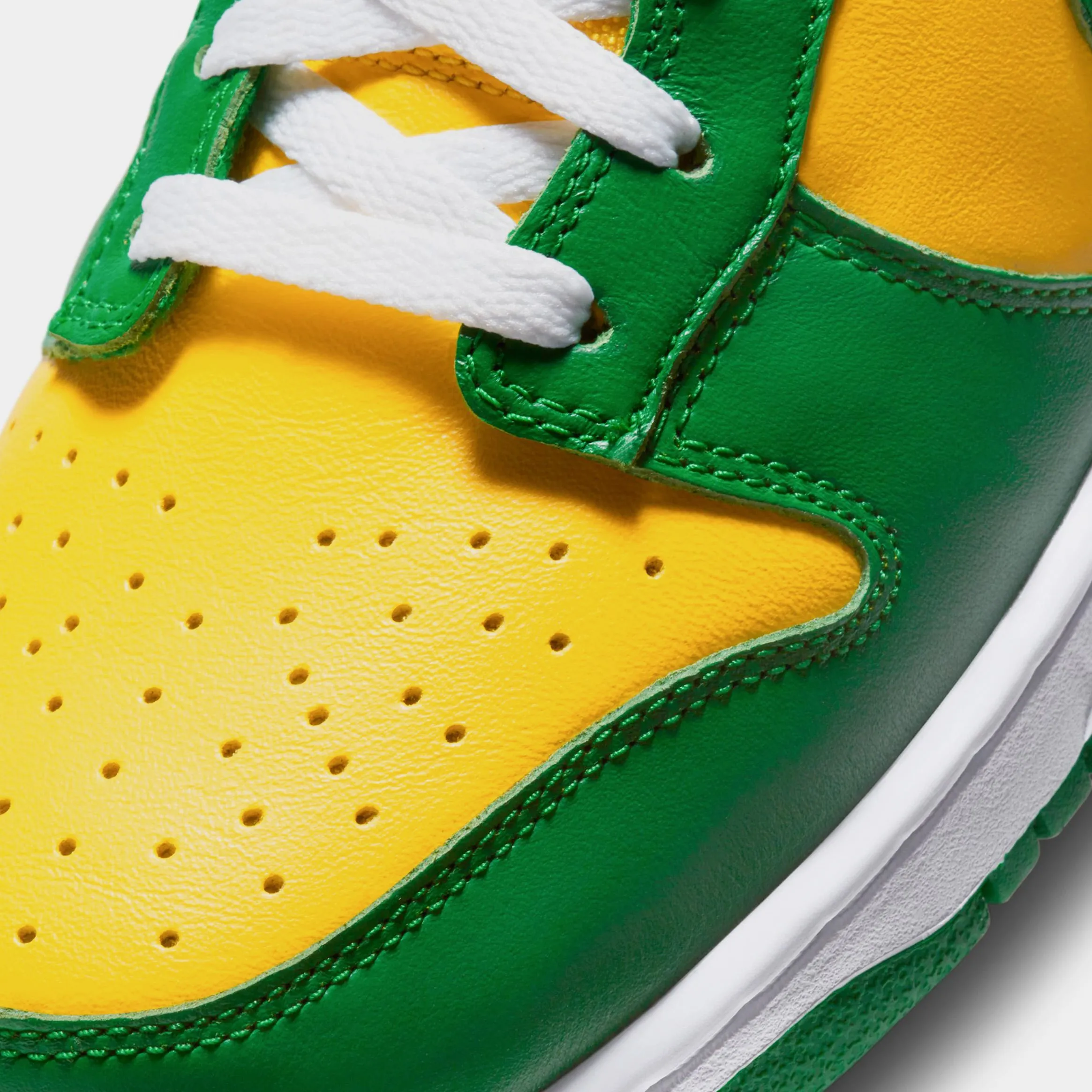 Dunk Low Pine Green and Varsity Maize Mens Lifestyle Shoes (Varsity Maize/Pine Green/White)